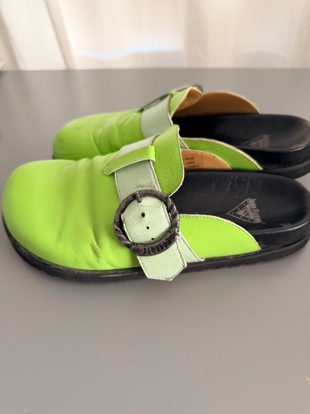FLUEVOG Chillville Bean bag slipper with buckle